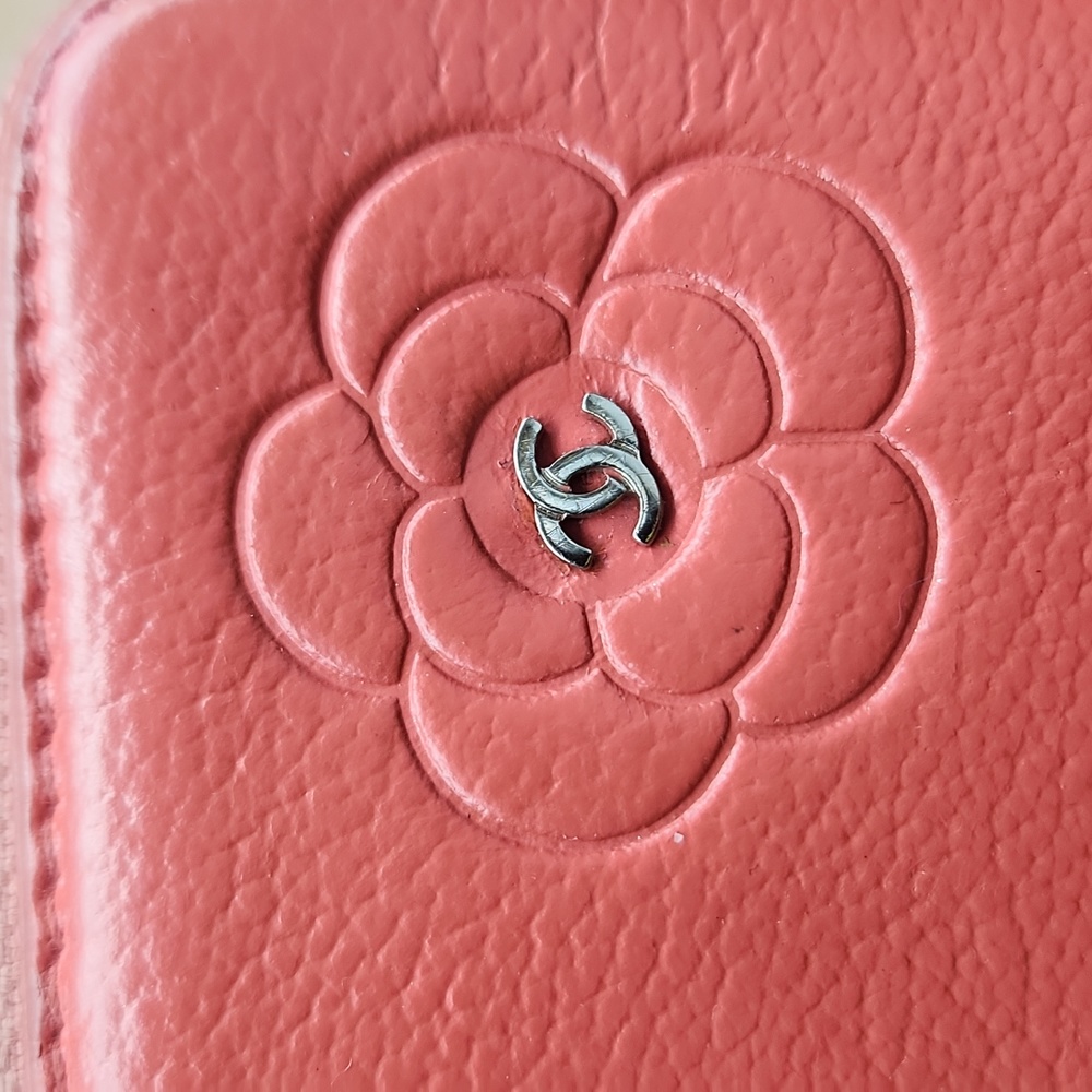 Chanel  Clutch
